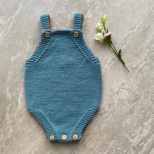 Dobbeltstrikket romper til baby