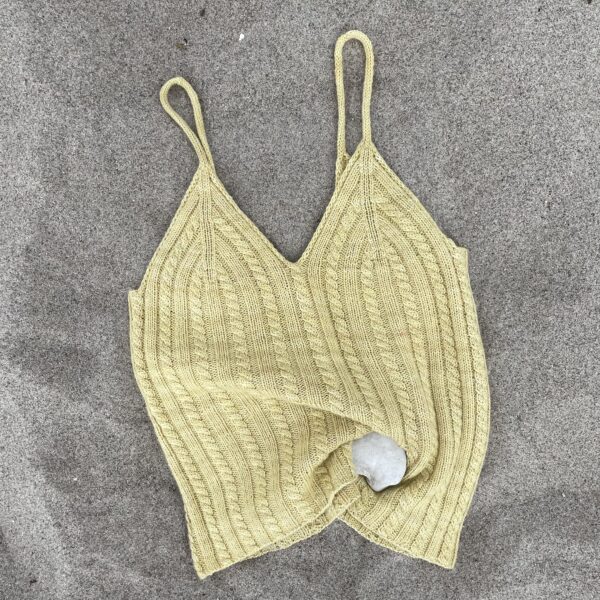 Strikket camisole med snoninger